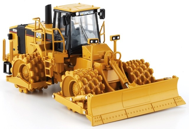 Caterpillar Cat 825H Soil Compactor Norscot 55165 Escala 1 50 Imagenes