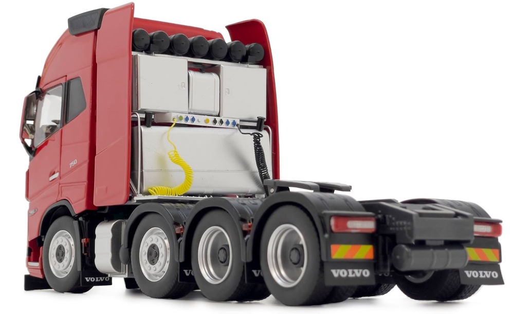 Volvo FH5 8x4 Red Marge Models 2322-03 im Maßstab 1:32 