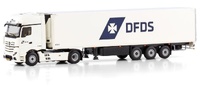 Mercedes Benz Actros MP5 Giga Space 4x2 mit Kühlauflieger DFDS Wsi Models 01-4546 im Maßstab 1/50