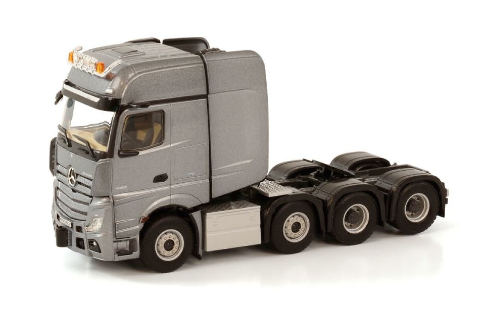 Mercedes-Benz Actros MP5 Giga Space 8x4 Wsi Models 04-2142 scale 1/50 