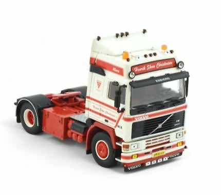 Set 2 trucks Volvo F16 Globetrotter and Volvo FH16 Globetrotter XL Tekno 86018 in 1/50th scale 