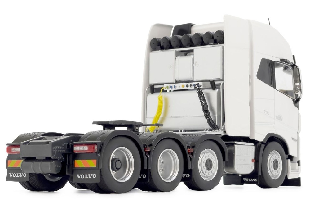 Volvo FH5 8x4 White Marge Models 2322-01 scale 1/32 