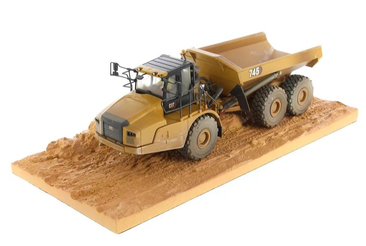 Weathered Articulated Truck Cat745 incl base plate Diecast Masters 85704 scale 1/50 