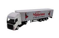 Volvo truck + closed box, La Asturiana in 1/87th scale (without rear-view mirrors)